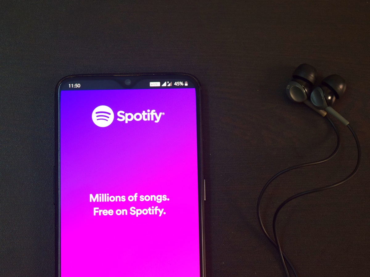 Spotify mostra i testi delle canzoni in tempo reale
