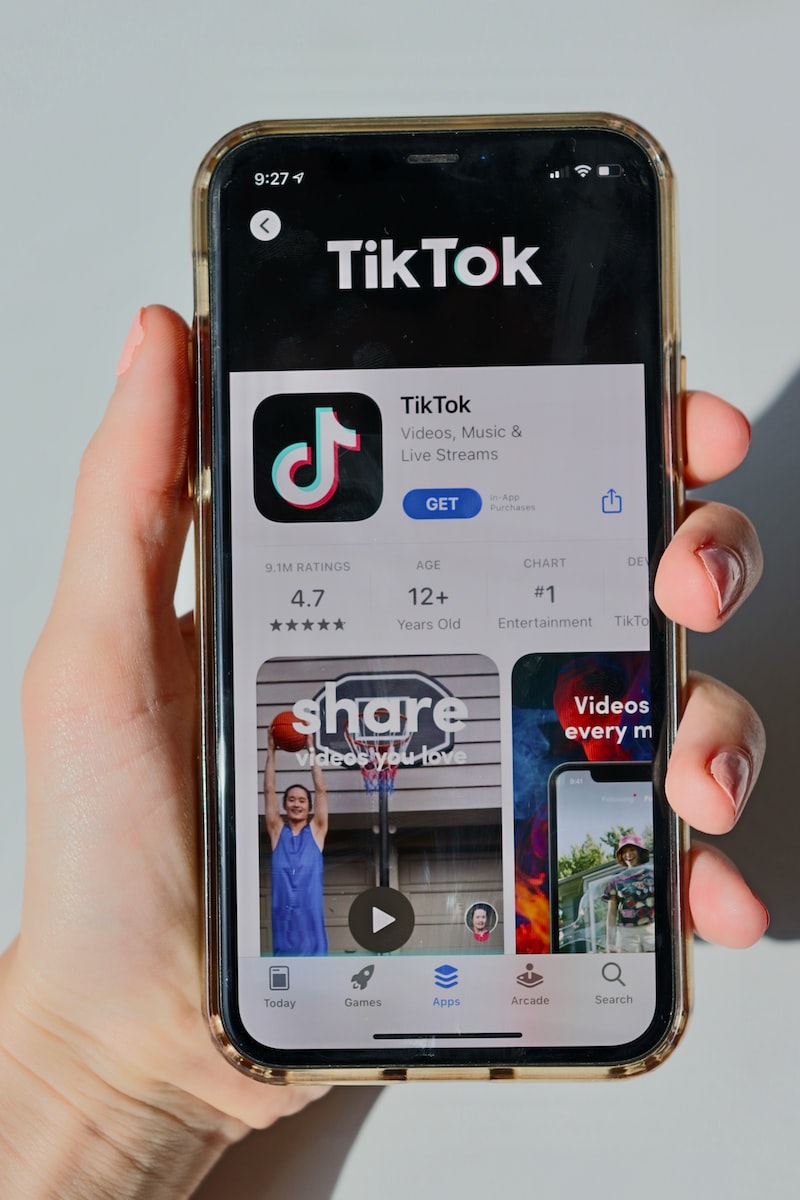 Si può guadagnare su TikTok guardando i video degli altri?