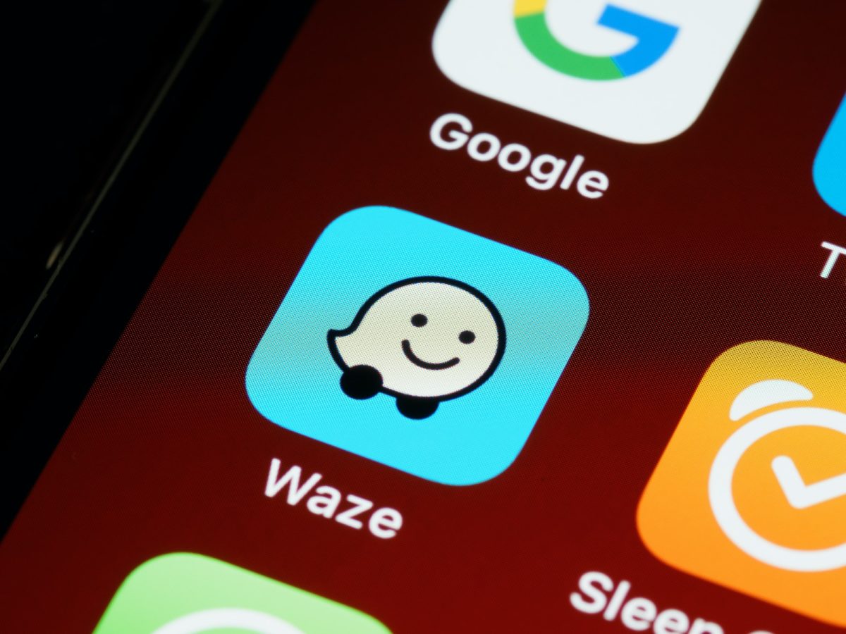 Waze: la guida per creare il tuo account e iniziare a usare il navigatore GPS per Android e iOS
